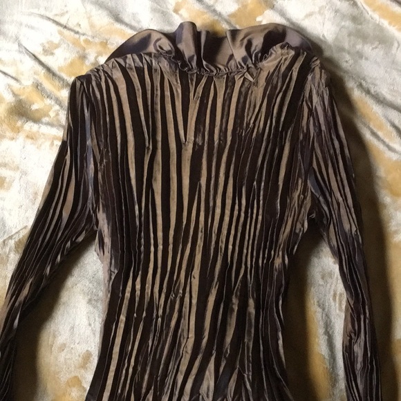 Romantic Ruffled Top - Picture 10 of 10